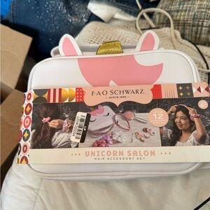 FAO Schwarz Dreamy Hair Accessory Kit with Pink and Gold